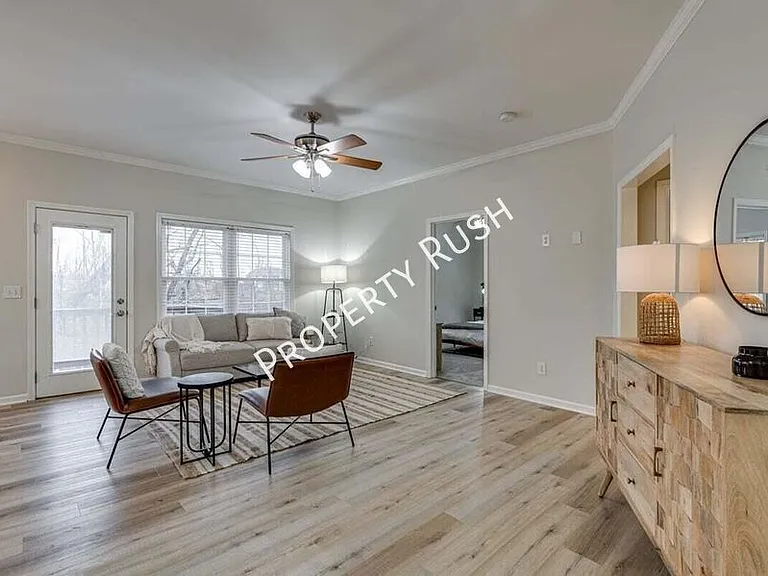 3806 Brock Rd — Photo 2