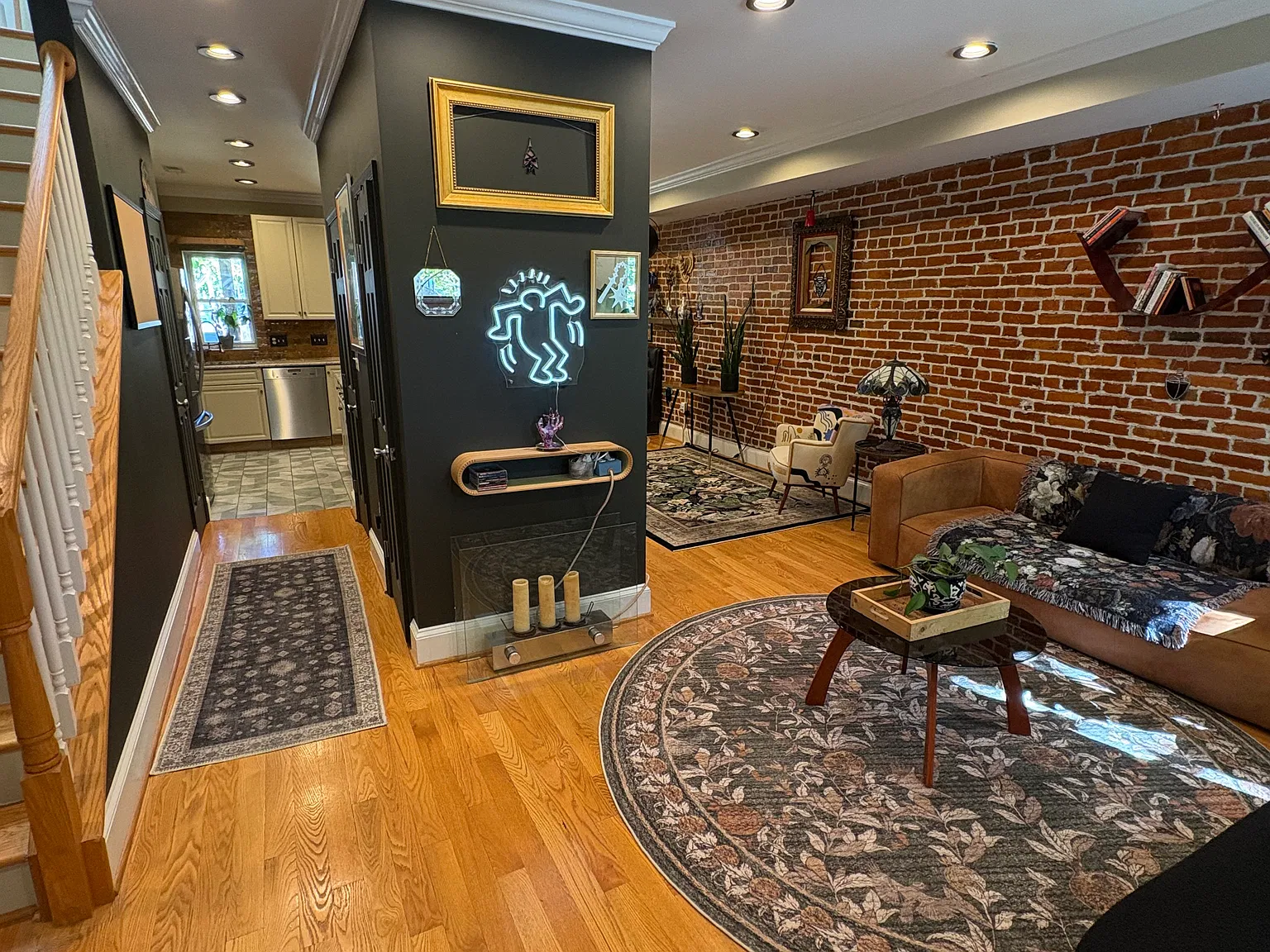 3 bed, 3.5 bath, 1650 sqft, $4,350 — Photo 4
