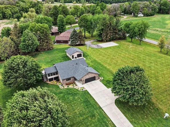 534 Rolling Meadows Ln SE, New Prague, MN 56071