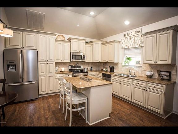 3rd image of 210 Chimney Rock Blvd