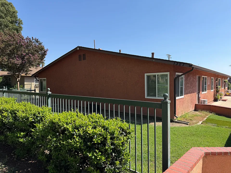 1327 W Stoneridge Ct #2