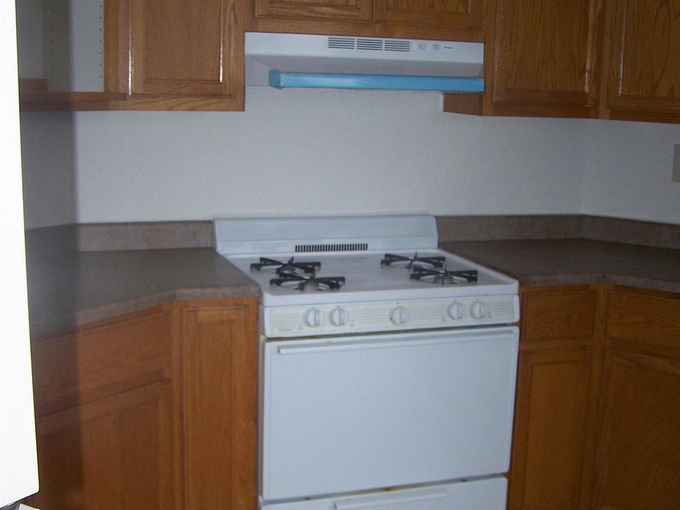 1st image of 991 E Lookout Dr