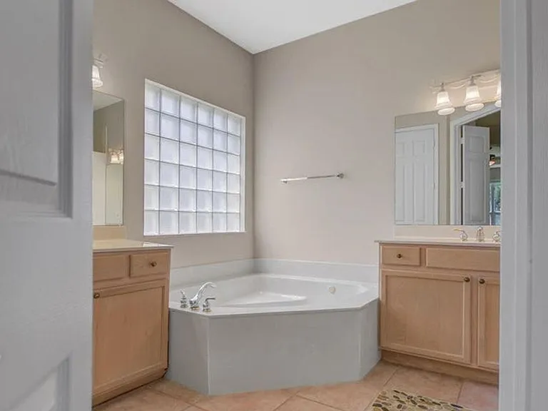 6731 Southport Dr — Photo 16
