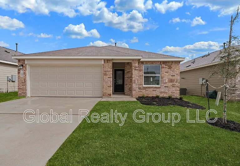 9105 Navarro Vis — Photo 3