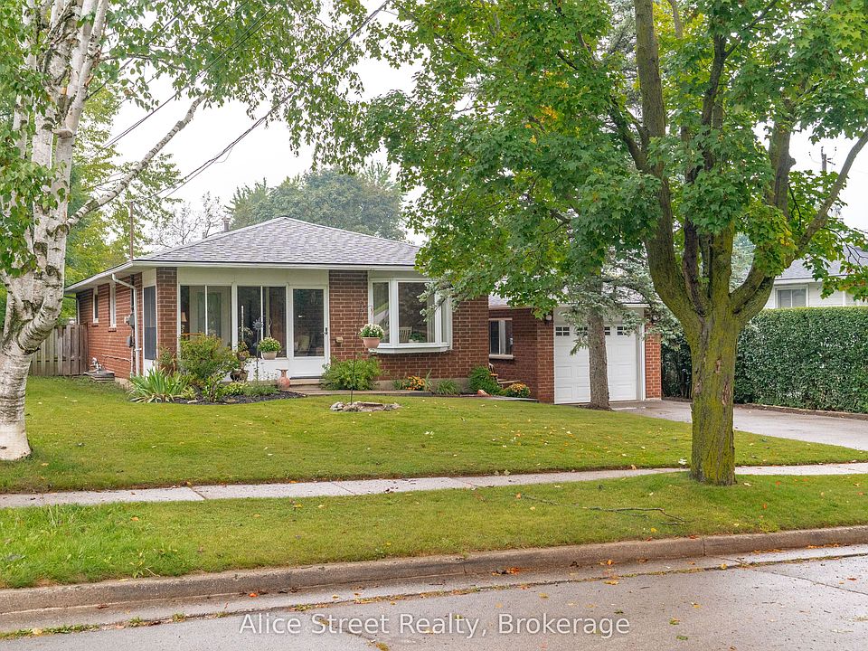 1st image of 5 Glenbrook Dr