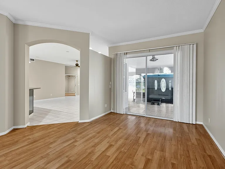 20 Woodford Ln — Photo 8
