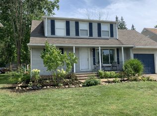 2431 Lee Rd, Cleveland Heights, OH 44118