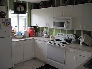 4th image of 18000 Phlox Dr