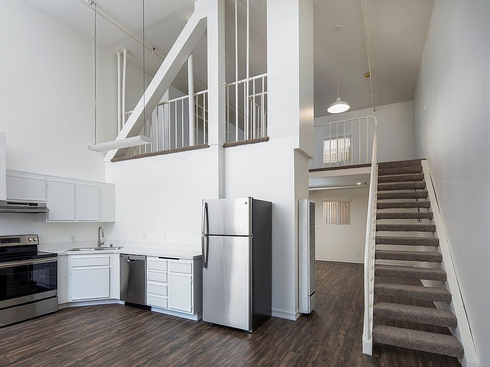 1st image of 302 Island Ave APT 207