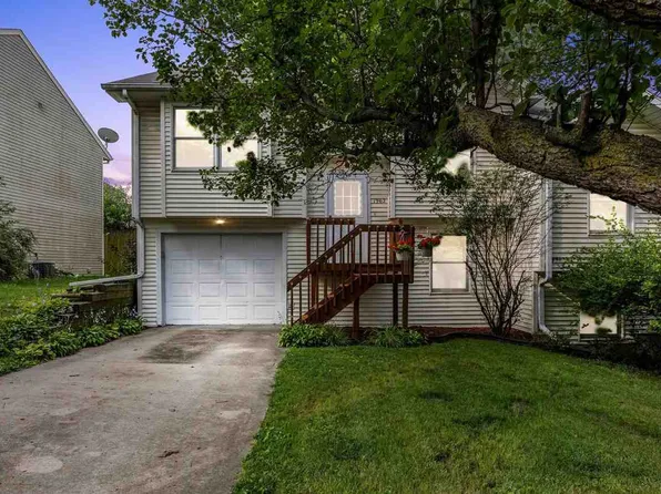 1962 Holiday Rd, Coralville, IA 52241