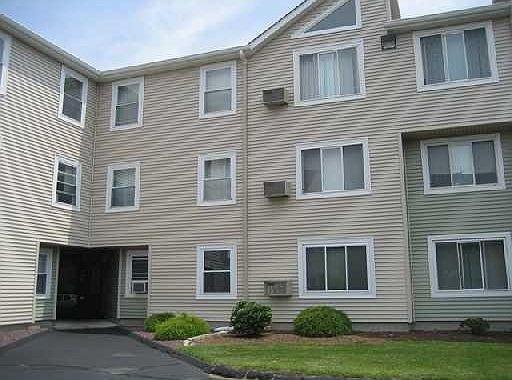 2nd image of 201 Woodlawn Ave APT 108