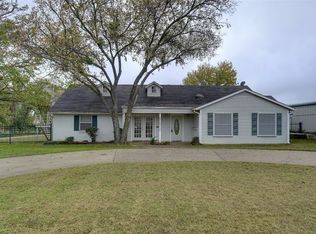 424 Wicker Way, Burleson, TX 76028