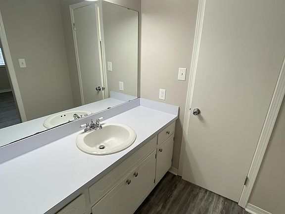 5th image of 500 Lincoln St #214-D