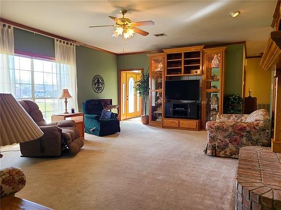 3rd image of 948 Vatican Dr