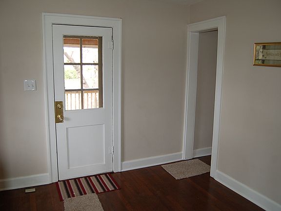 3rd image of 4704 Foster St