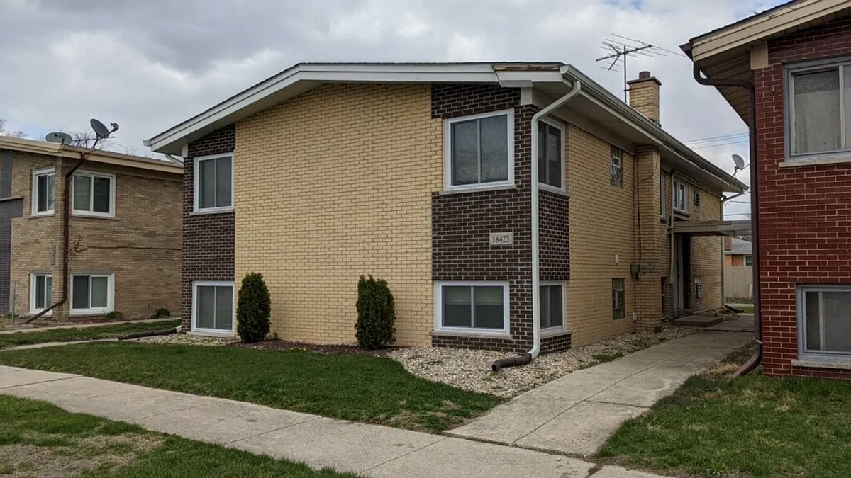 Building Photo - 18423 Torrence Ave
