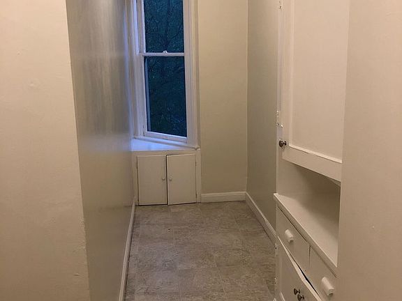 5th image of 1060 Cole St #2