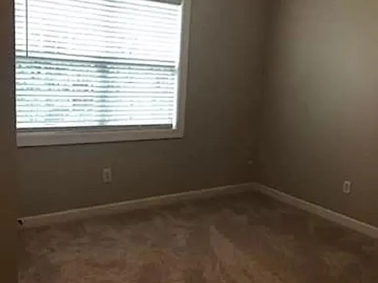 2119 Priory Ct — Photo 6
