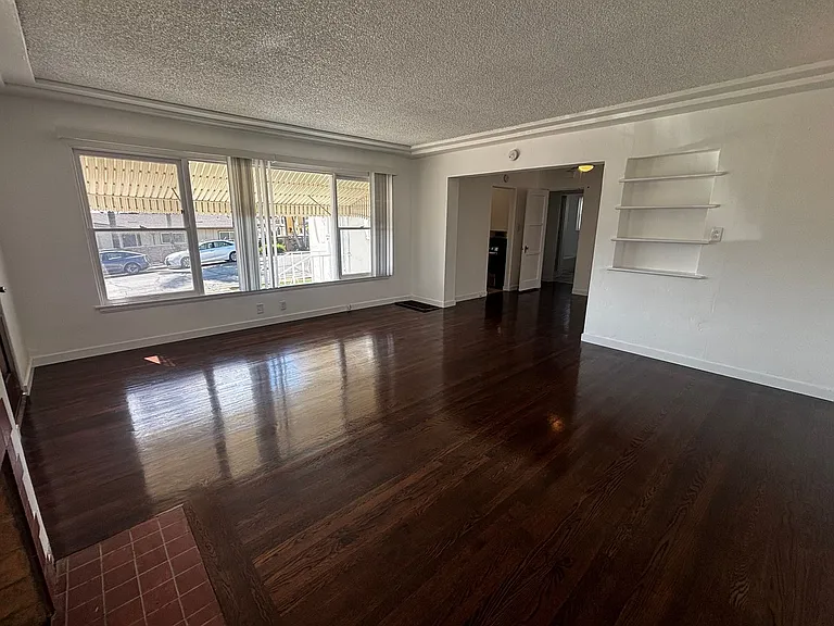 3689 Moultrie Ave — Photo 5