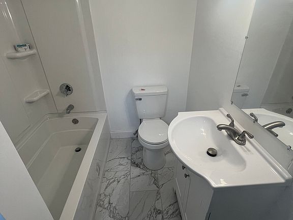 5th image of 69 Hall St Floor 3