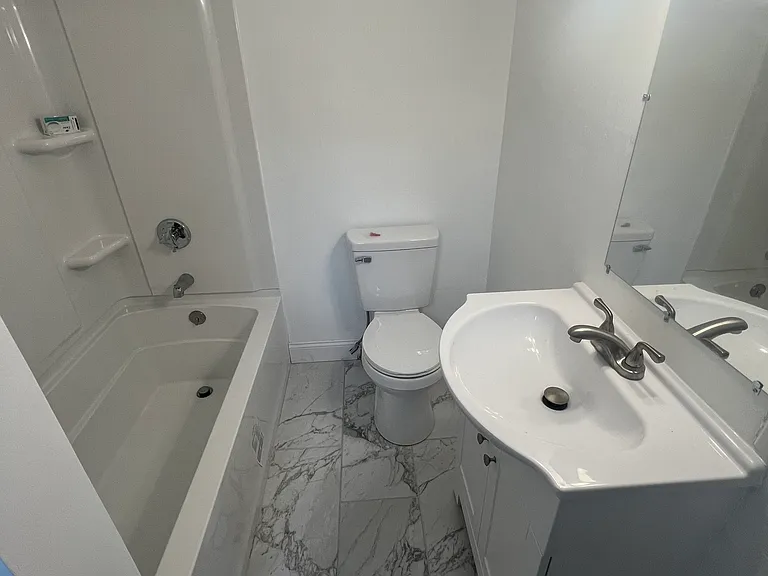 69 Hall St #3 — Photo 5
