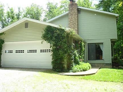 Family Room ~ lots of windows!
