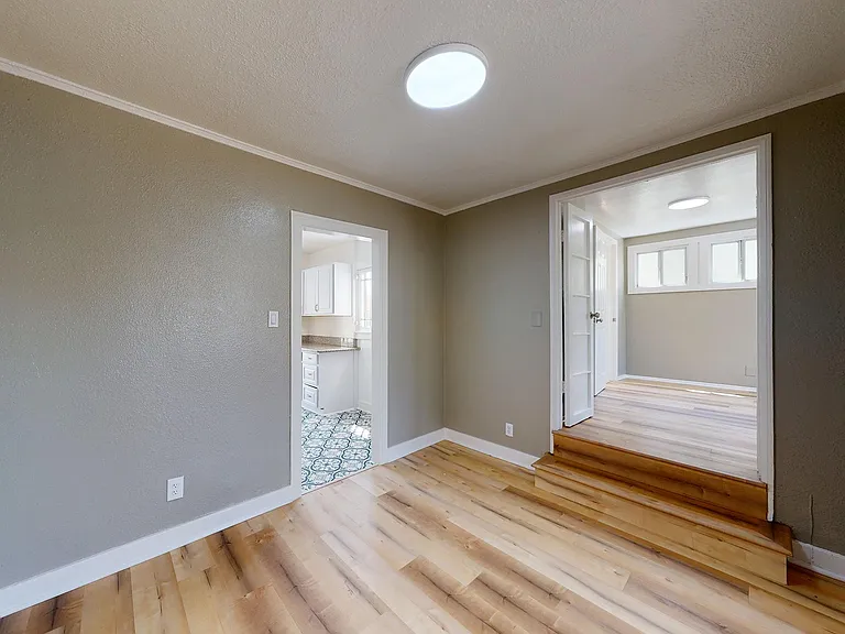 1532 Scott Ave — Photo 30