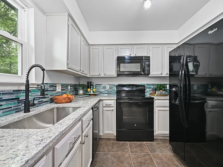2105 Kirksey Dr #A — Photo 7