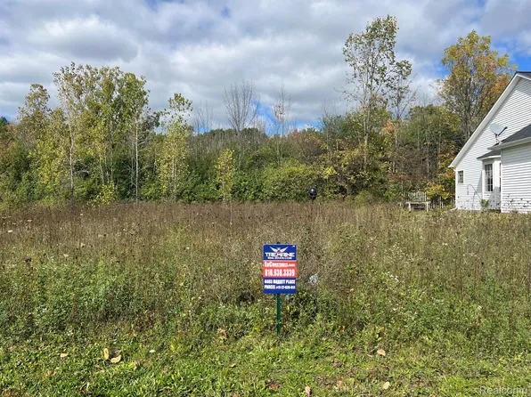 4465 Market Pl, Flint, MI 48506