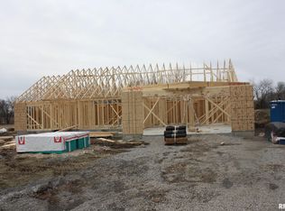 11189 Maggie Ln, Marion, IL 62959