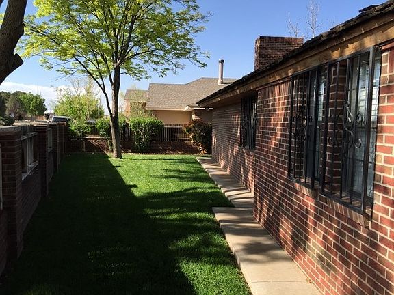 2nd image of 707 Bahia Dr