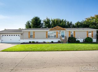 14448 Devon Dr, West Olive, MI 49460