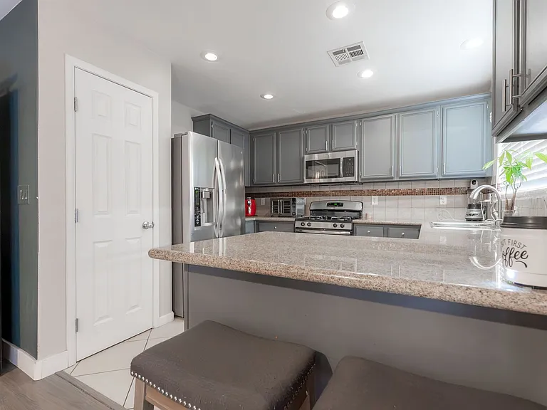 7578 Hope Valley St — Photo 9