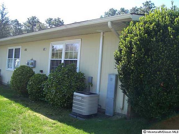 4th image of 52 Edinburgh Lane #A