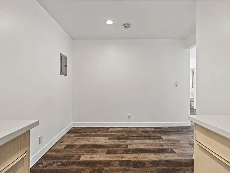 2730 Raymond Ave — Photo 13