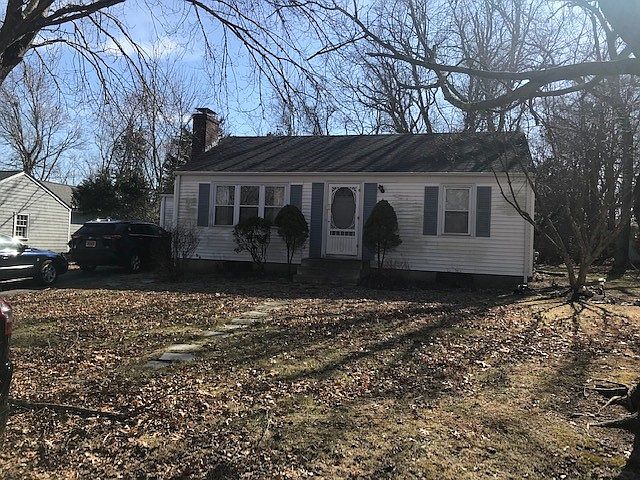 2nd image of 24 Pine Ave