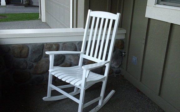 2nd image of 810 SE Parkside Pl