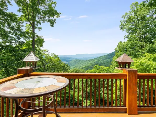 832 Dunloggin Rd, Cullowhee, NC 28723