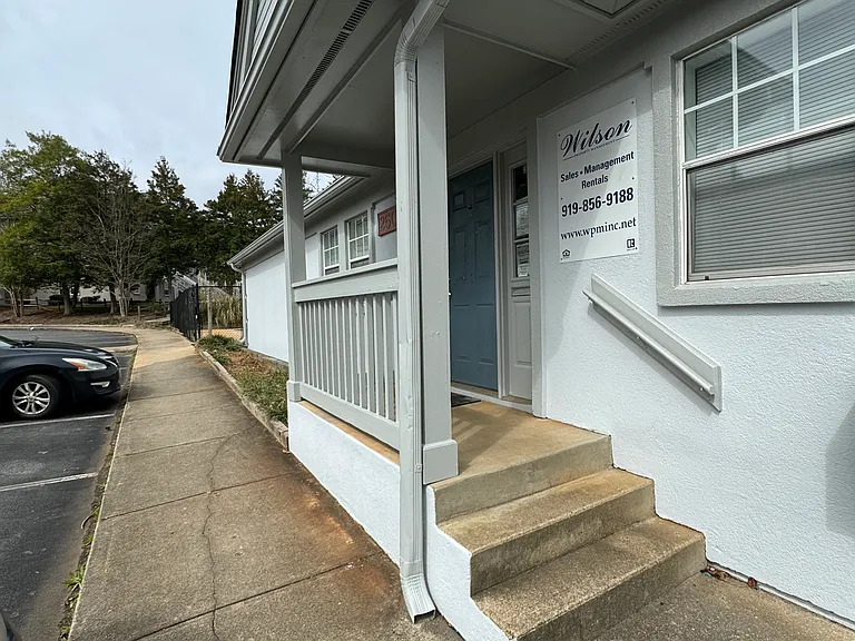 Avery Close Condominiums — Photo 29