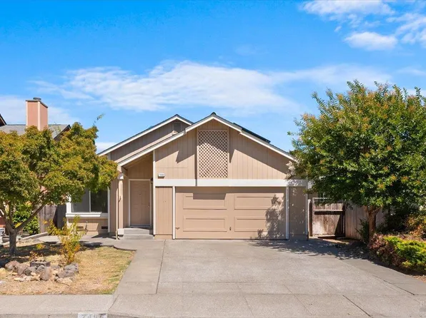 7486 Mercedes Way, Rohnert Park, CA 94928