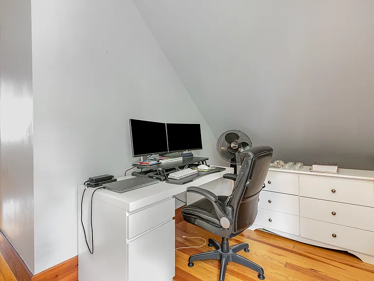 Cozy cubby on 2nd floor used as office