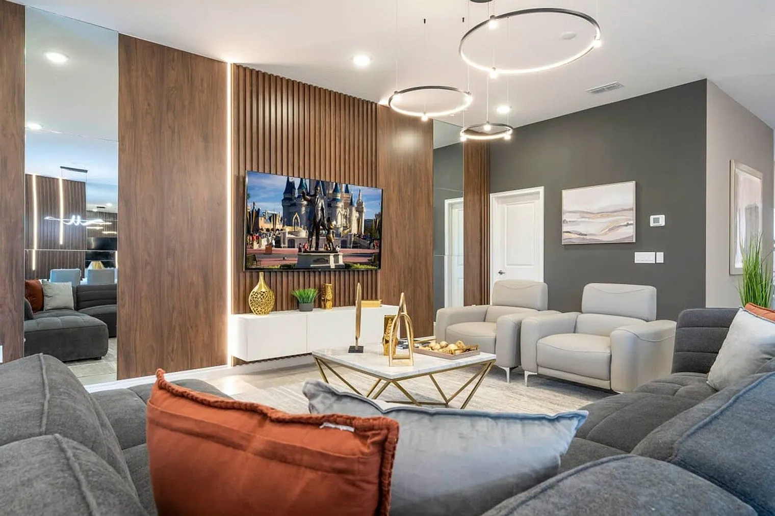 12 bed, 11.0 bath, 4768 sqft, $16,630 — Photo 1