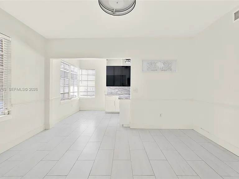 610 8th St #102R — Photo 9