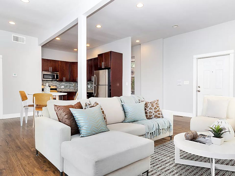 1st image of 1540 N Leavitt St APT 1M