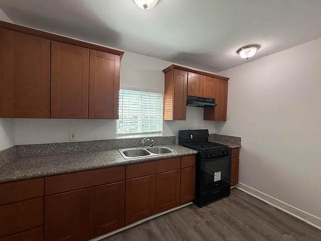 1 bed, 800 sqft, $1,800 — Photo 2