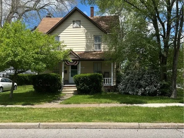 685 Park Ave, Amherst, OH 44001