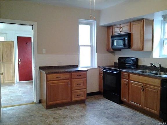 3rd image of 6373 Bancroft Ave