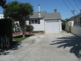 3rd image of 951 4th Ave