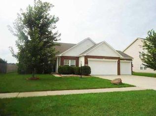1090 Boxwood Ln, Greenwood, IN