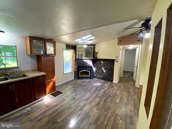 5th image of 6 Londonderry Ct